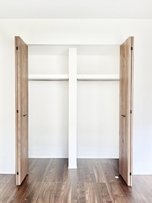 ���[�@�m���̃N���[�[�b�g�B���s��������̂Ō���̈ߗނ�����������܂�܂��B