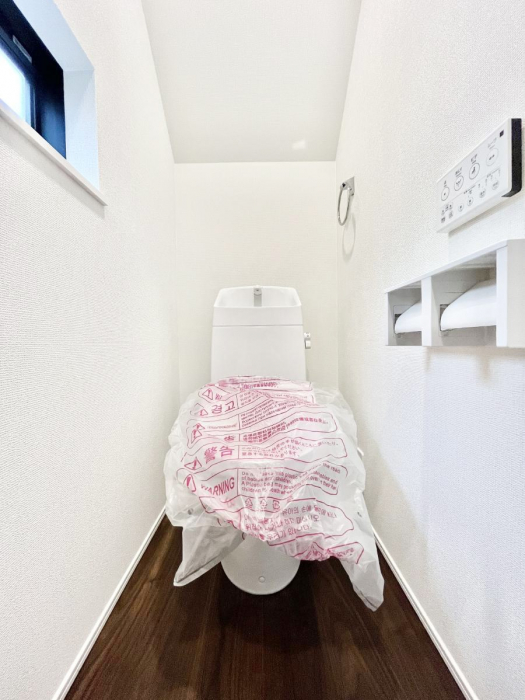 �g�C���@�g�C����1�K��2�K���ꂼ��ɔz�u����Ă��ĂƂĂ��֗��ł��B 