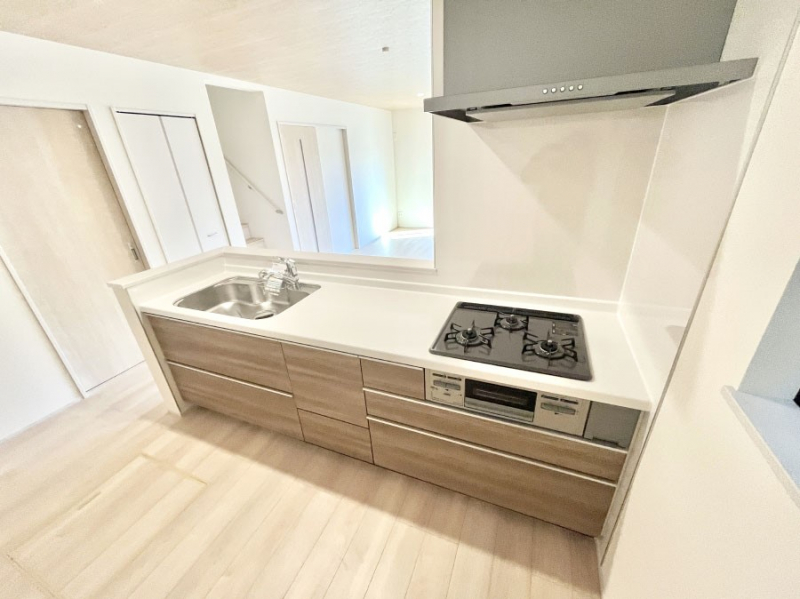 �L�b�`���@���������Ȃ���ł����Ƒ��Ƃ̉�b���y���߂�ΖʃL�b�`��