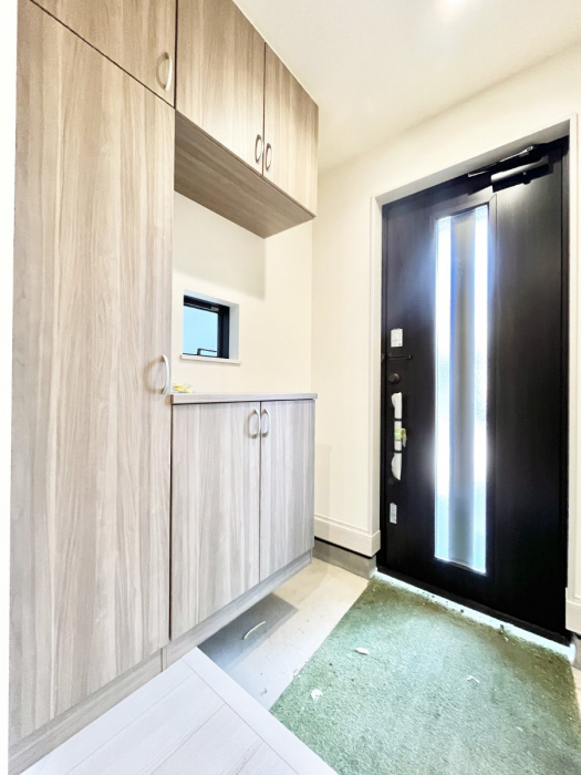 ���ց@���ʔ��͂��Ƒ��̎ʐ^��G�߂̃C���e���A�ŏ���I�Ƃ��ĉ��o�ł��܂�