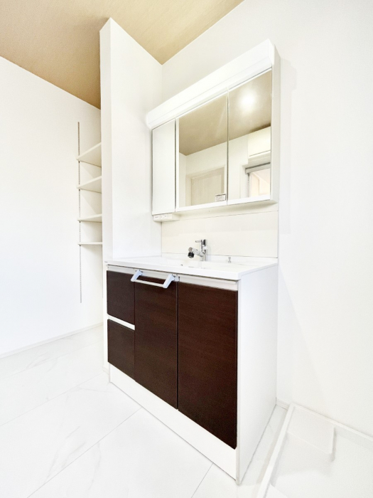 ʑEʏ@̐gxx₨Ȃǂ̉ƎX[YɁIl[t̐ʎB