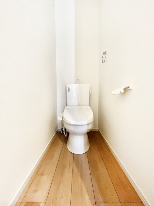 �g�C���@�g�C����1�K��2�K���ꂼ��ɔz�u����Ă��ĂƂĂ��֗��ł��B 