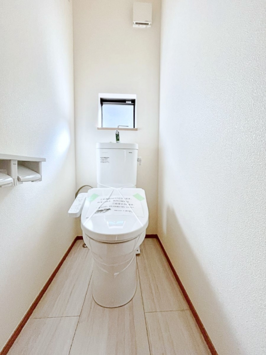 �g�C���@�g�C����1�K��2�K���ꂼ��ɔz�u����Ă��ĂƂĂ��֗��ł��B 