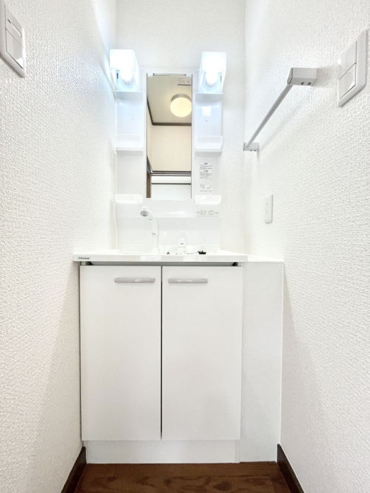 ʑEʏ@邢ʏ͖̐gxxyłႢłB