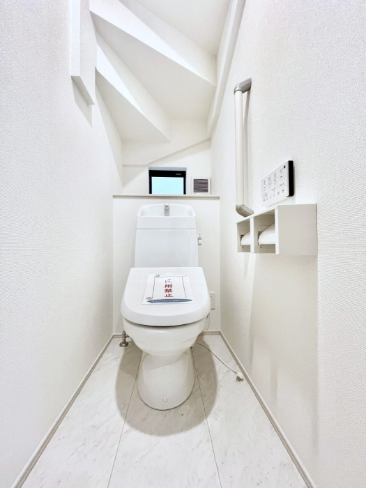 �g�C���@�g�C����1�K��2�K���ꂼ��ɔz�u����Ă��ĂƂĂ��֗��ł��B 