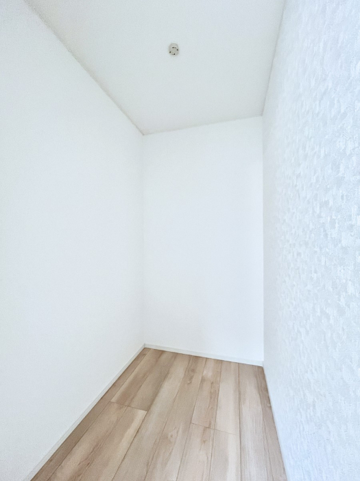 ̑@EH[NCN[[bgtŐԂLpł܂B