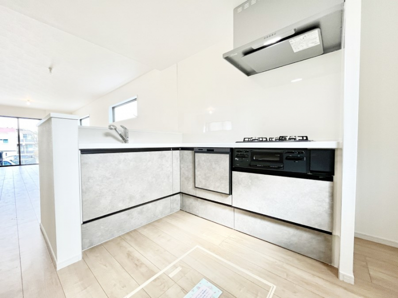 �L�b�`���@�������������I�ɁA�y�����I�V�X�e���L�b�`��