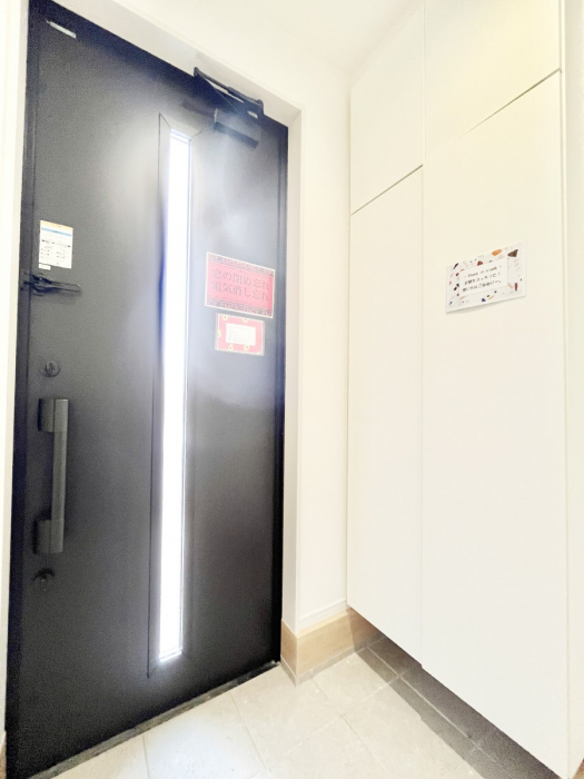 ���ց@�K���X�X���b�g�̓��������փh�A�������Ɍ���͂��Ă���܂�