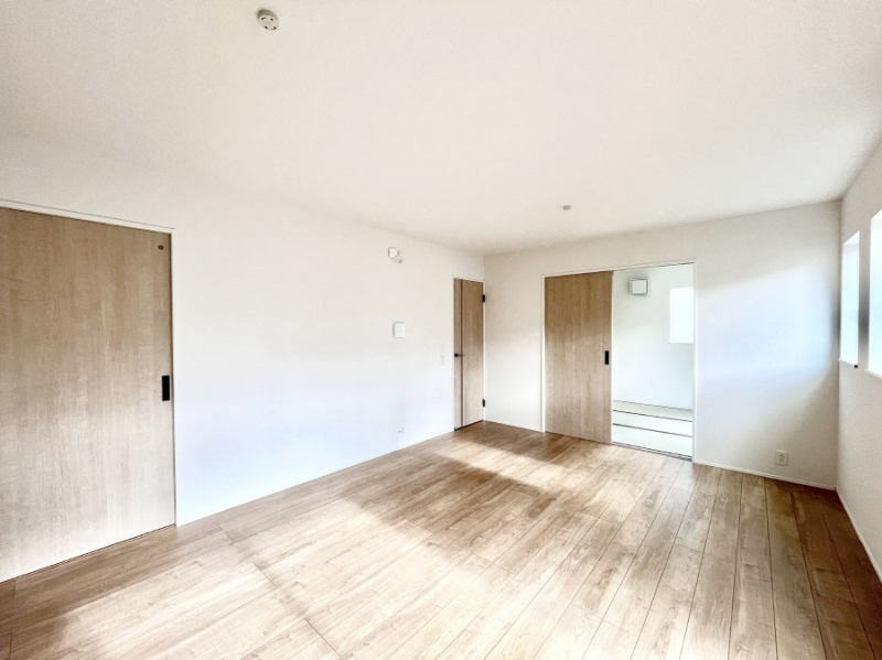 ���r���O�@�������������͋C�̂k�c�j�͉Ƒ��݂�Ȃ̉��K���  