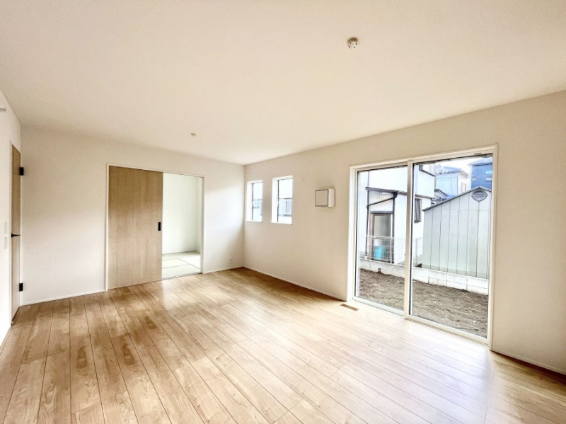 ���̑����ρ@�傫�ȑ����炽���Ղ�̗z���ƕ����������郊�r���O  