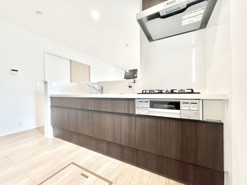 �L�b�`���@���������Ȃ���ł����Ƒ��Ƃ̉�b���y���߂�ΖʃL�b�`��