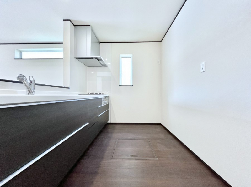 �L�b�`���@���������Ȃ���ł����Ƒ��Ƃ̉�b���y���߂�ΖʃL�b�`��