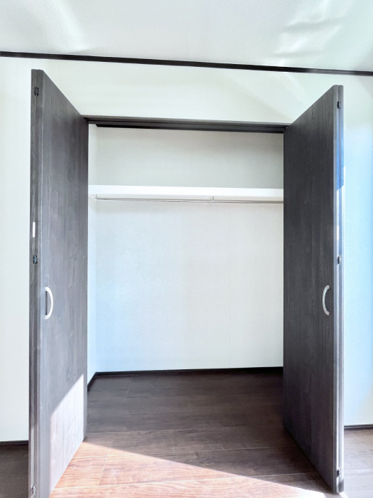 ���[�@�m���̃N���[�[�b�g�B���s��������̂Ō���̈ߗނ�����������܂�܂��B