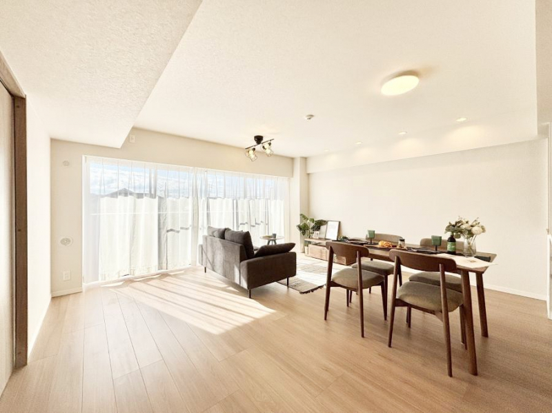 ���r���O�@�������������͋C�̂k�c�j�͉Ƒ��݂�Ȃ̉��K���