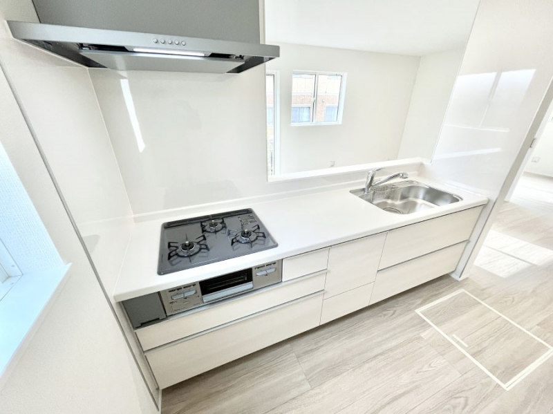 �L�b�`���@���������Ȃ���ł����Ƒ��Ƃ̉�b���y���߂�ΖʃL�b�`��