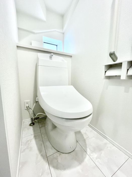 �g�C���@�g�C����1�K��2�K���ꂼ��ɔz�u����Ă��ĂƂĂ��֗��ł��B 