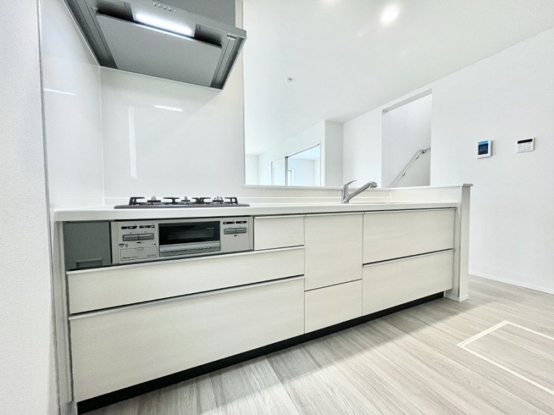 �L�b�`���@�J�E���^�[�z���ɂ��b�������Ȃ��疈���̂������������Ɗy����