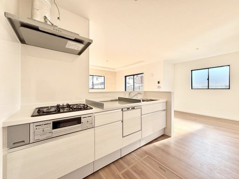 �L�b�`���@���������Ȃ���ł����Ƒ��Ƃ̉�b���y���߂�ΖʃL�b�`��