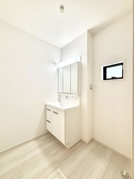 ���̑��@�������̂�����K��Ԃł��B�����̐g�x�x���C�����ǂ����g�������܂��B 