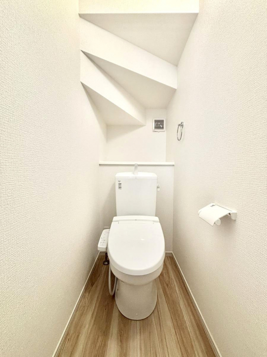 �g�C���@�g�C����1�K��2�K���ꂼ��ɔz�u����Ă��ĂƂĂ��֗��ł��B 