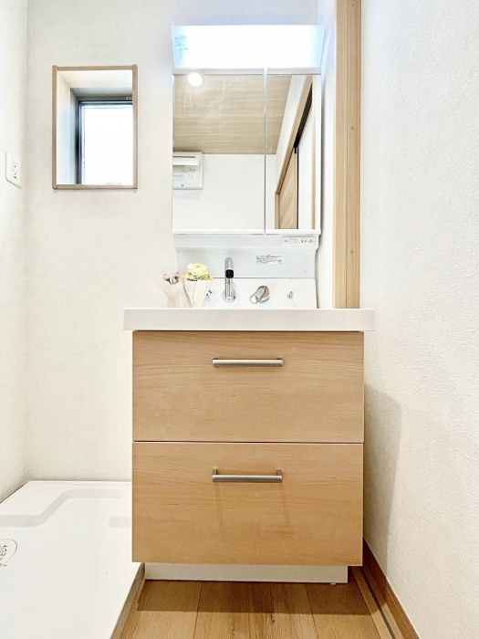 ʑEʏ@邢ʏ͖̐gxxyłႢłB