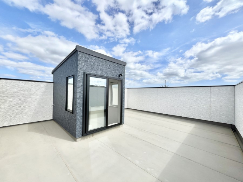 oRj[@XJCoRj[B߂ǂA傫Ȑ󕨂LĊ܂B