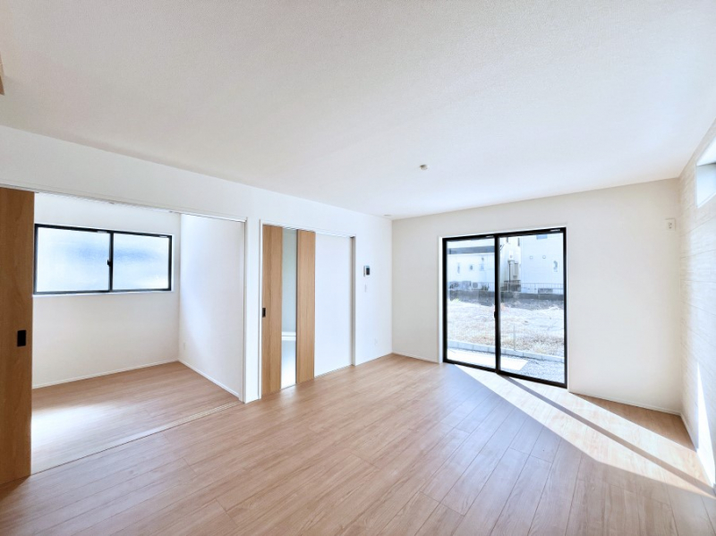 ���r���O�@�傫�ȑ����炽���Ղ�̗z���ƕ����������郊�r���O