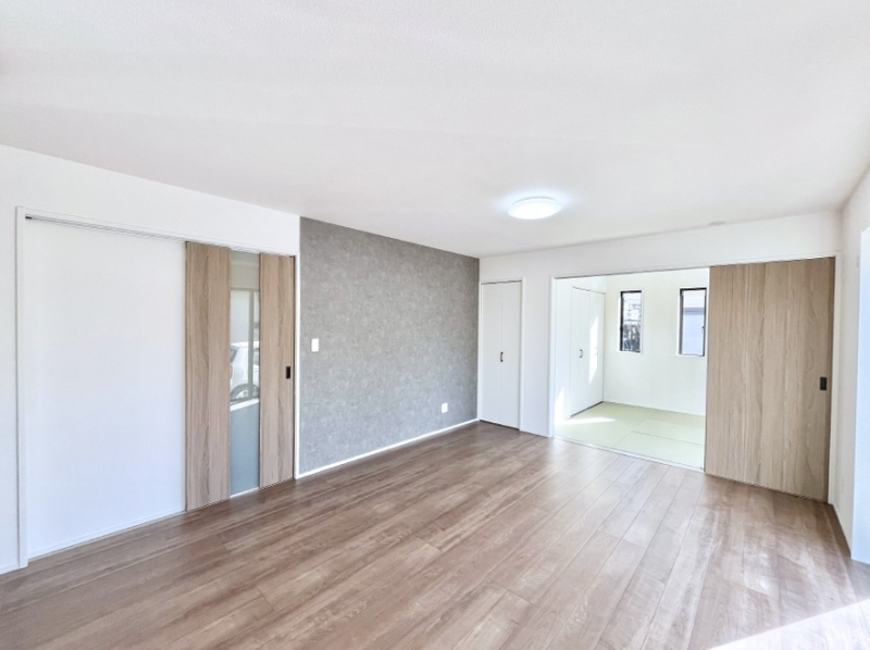 ���r���O�@�Ƒ��c���̎��Ԃ����������Ȃ��났�̃��r���O�_�C�j���O�B   