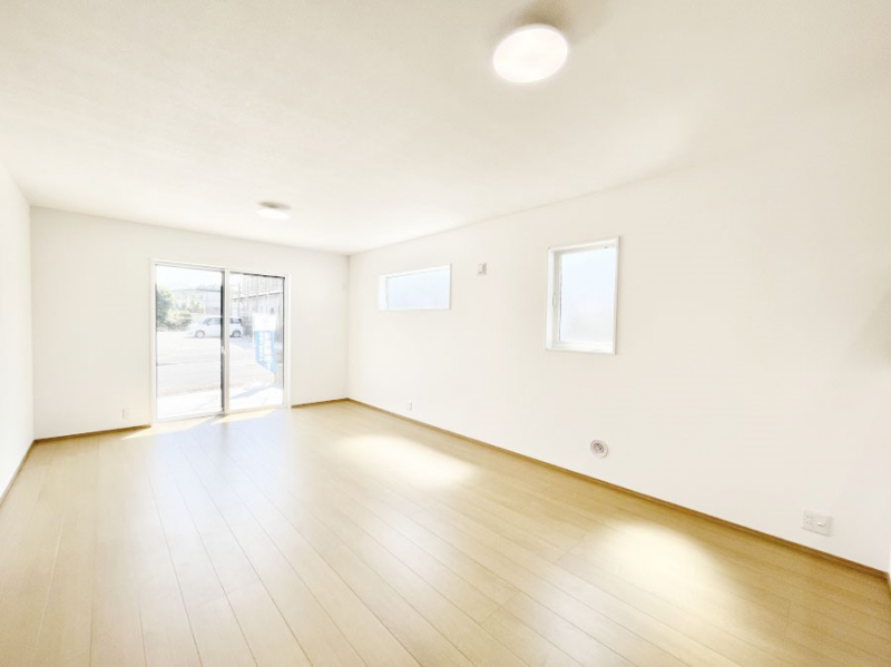 ̑ρ@Ƒ̏Ί炪RƐ܂ĂAȕ͋C̃_CjOɎdオĂ܂B