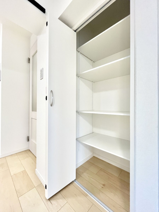 ̑ρ@rO[BɎ[ƕW܂LDKXbLЕtłˁB  