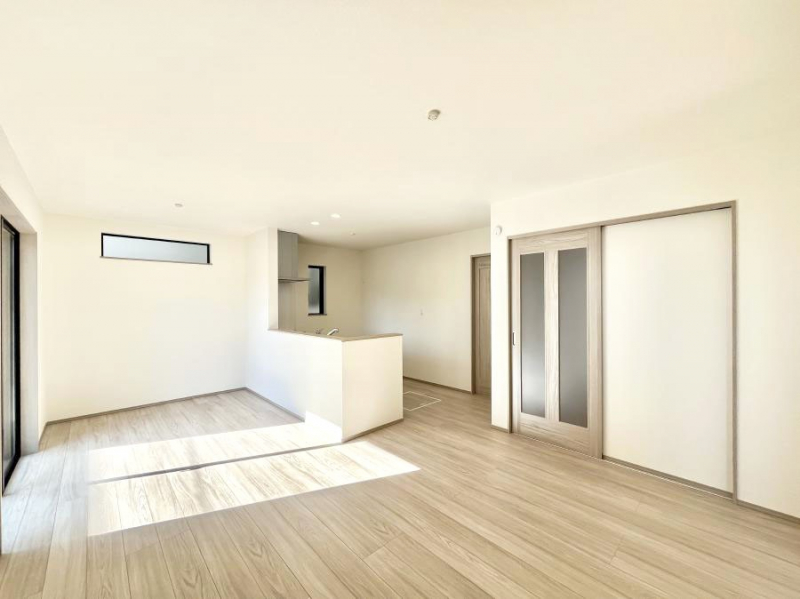 ���r���O�@�������������͋C�̂k�c�j�͉Ƒ��݂�Ȃ̉��K���  