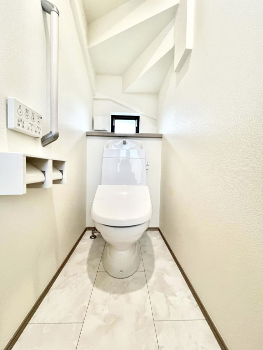 �g�C���@�g�C����1�K��2�K���ꂼ��ɔz�u����Ă��ĂƂĂ��֗��ł��B 