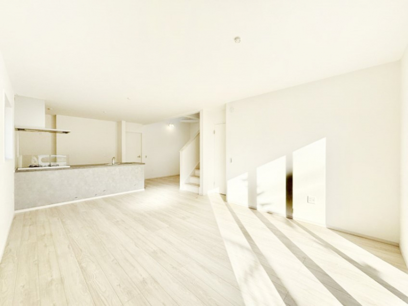 ���̑����ρ@�Ƒ��̏Ί炪���R�Ɛ��܂�Ă���A����ȕ��͋C�̃_�C�j���O�Ɏd�オ���Ă��܂� 