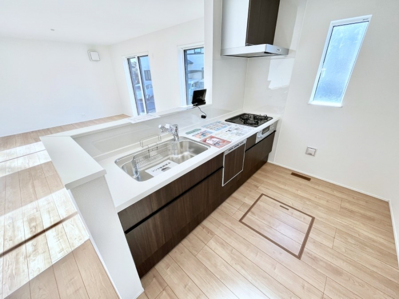 �L�b�`���@���������Ȃ��炲�Ƒ��Ƃ̉�b���y���߂�ΖʃJ�E���^�[�L�b�`��