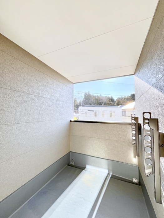 �o���R�j�[�@�C���i�[�o���R�j�[�Ȃ̂ŉJ�ł����󕨂����������o���āA���ʂ�������̂Ŋ������ǂ��A�������X�y�[�X�Ƃ��ďd�󂵂܂��B 