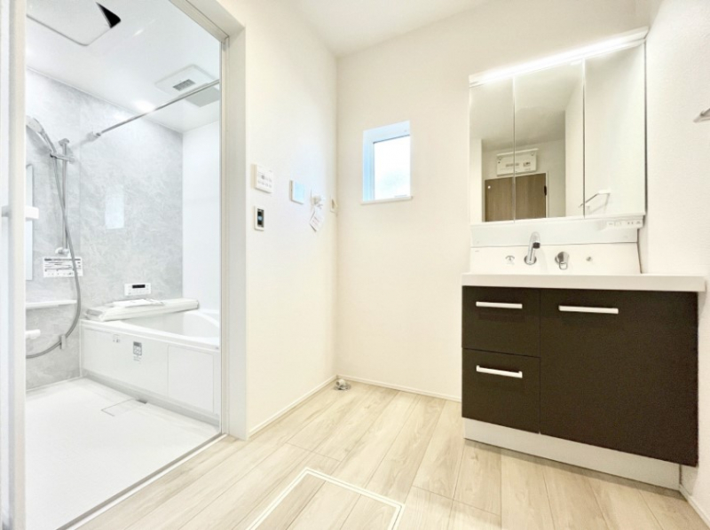 ���̑��@�L�X�Ƃ�Ƃ�̂��郉���h���[�X�y�[�X�B  