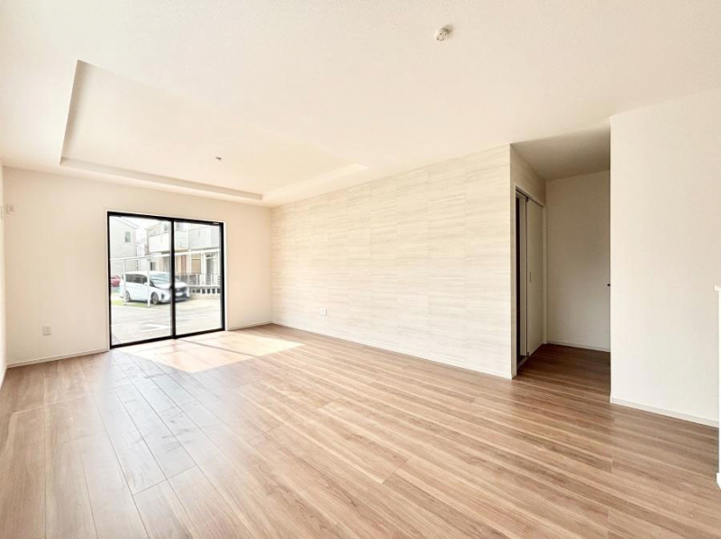 ���̑����ρ@�Ƒ��̏Ί炪���R�Ɛ��܂�Ă���A����ȕ��͋C�̃_�C�j���O�Ɏd�オ���Ă��܂��B