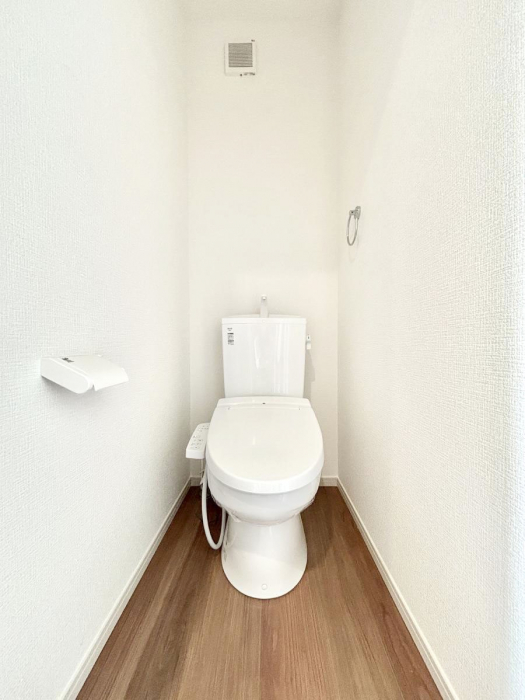 �g�C���@�g�C����1�K��2�K���ꂼ��ɔz�u����Ă��ĂƂĂ��֗��ł��B 