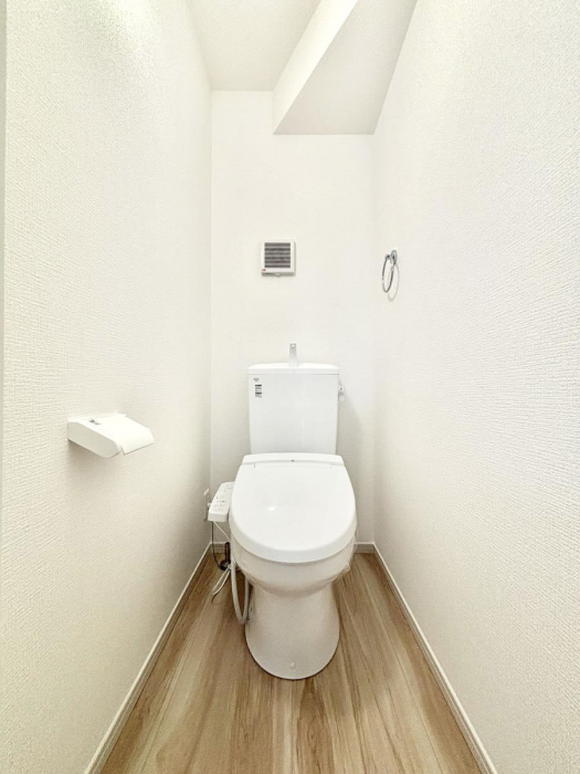 �g�C���@�g�C����1�K��2�K���ꂼ��ɔz�u����Ă��ĂƂĂ��֗��ł��B 