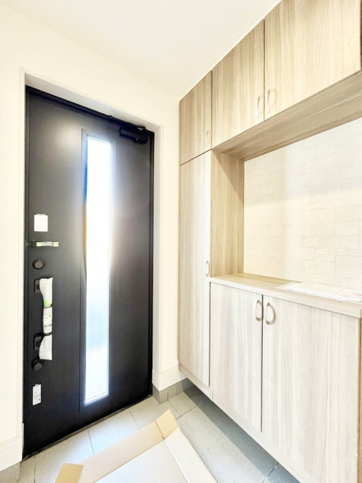 ���ց@�K���X�X���b�g�̓��������փh�A�������Ɍ���͂��Ă���܂�