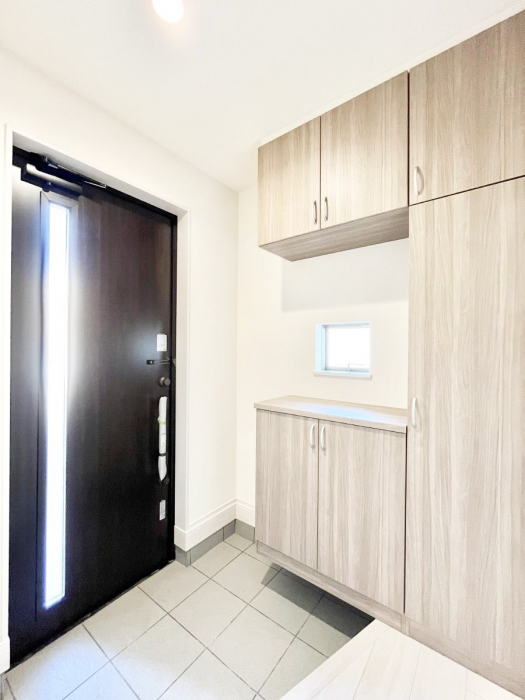 ���ց@�K���X�X���b�g�̓��������փh�A�������Ɍ���͂��Ă���܂�