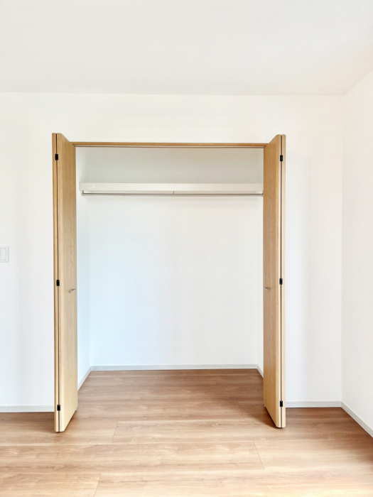 ���[�@��������ߗނ�ו��Ȃǂ̎��[�ɕ֗��ȃN���[�[�b�g�t���ł��B