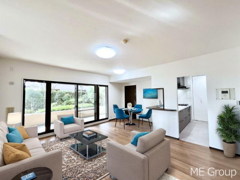 rO@͋Ĉkcj͉Ƒ݂Ȃ̉Kԁ@ƋCGł