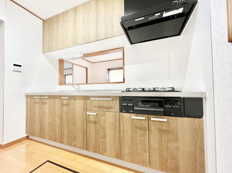 �L�b�`���@���r���O�ŗV�Ԃ��q�l�������Ȃ��炨�������ł���ΖʃL�b�`���B  