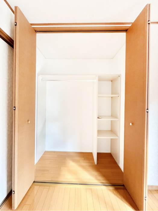 ���[�@�m���̃N���[�[�b�g�B���s��������̂Ō���̈ߗނ�����������܂�܂��B