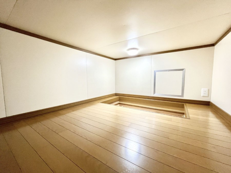 ̑ρ@[قɂACfAŉKԂɑϐgI  