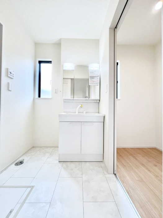 ���ʑ�E���ʏ��@���������Ă���̂Ŏ��C�̑����ꏊ�ł����C���ł����K�ł��B�����̐g�x�x���C�����ǂ��s���܂��ˁB