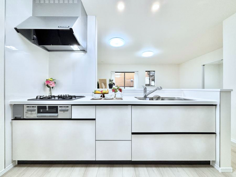 �L�b�`���@�傫�ȑ����炽���Ղ�̗z���ƕ����������郊�r���O