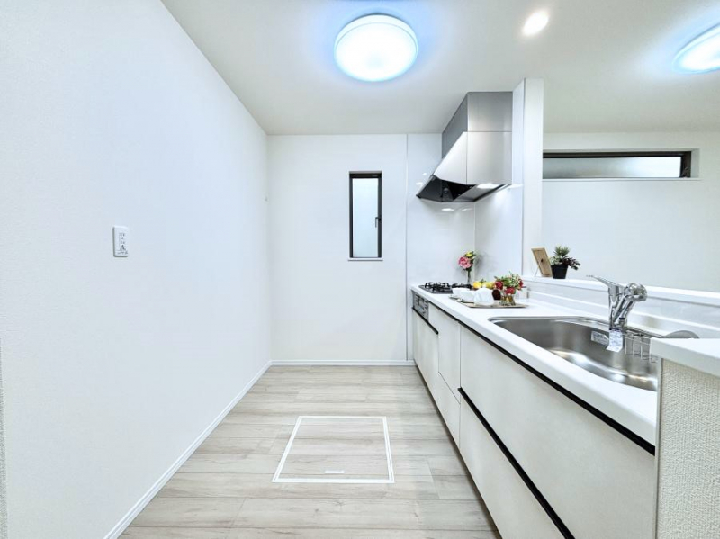 �L�b�`���@�u�₩�ȕ����ʂ蔲����L�b�`���B��������̂Ŗ��邭���C�ɂ��𗧂��܂��B