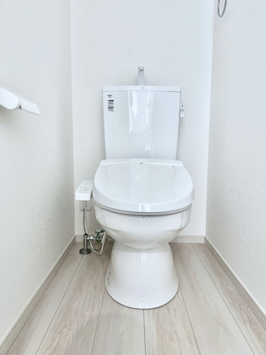 �g�C���@�g�C����1�K��2�K���ꂼ��ɔz�u����Ă��ĂƂĂ��֗��ł��B 